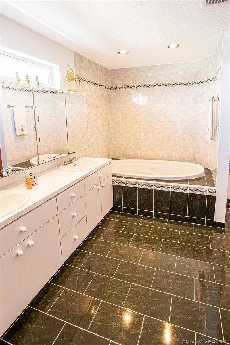 Small Image of 601 CUDA LN, Key Largo Number 47