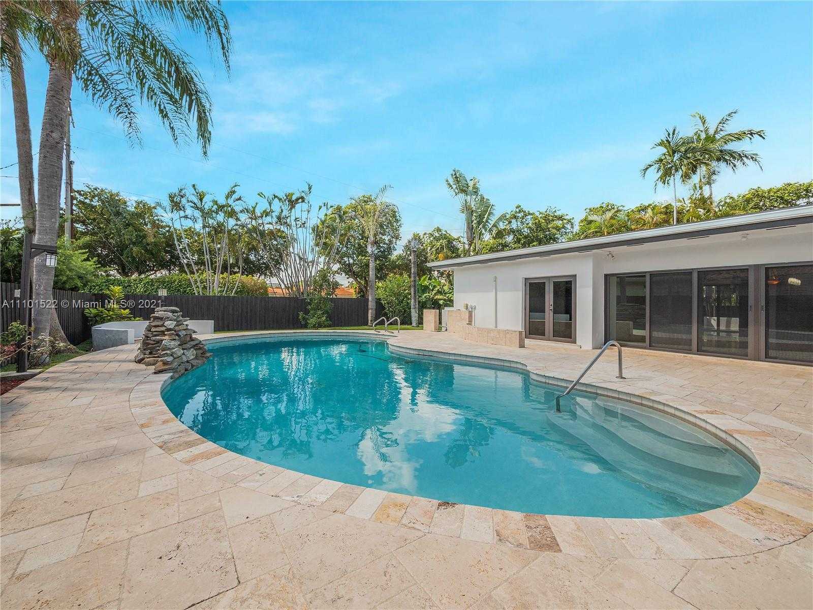 Small Image of 2250 KEYSTONE BLVD, North Miami Number 38