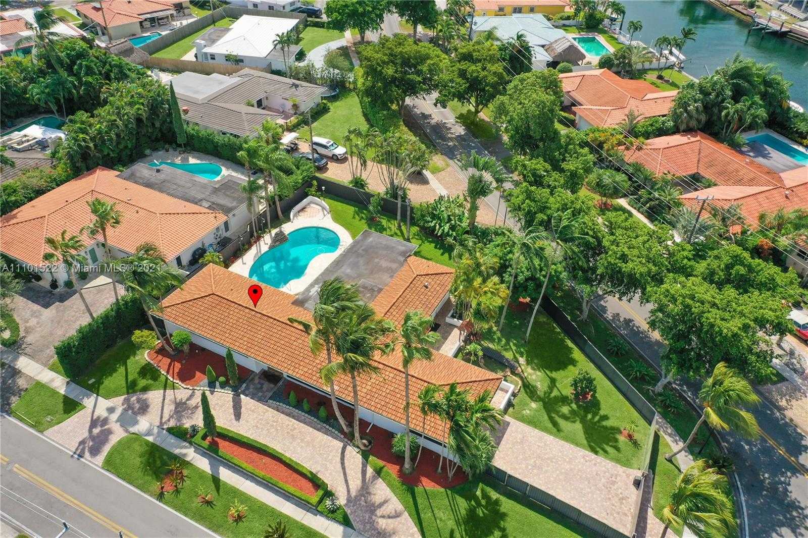 Small Image of 2250 KEYSTONE BLVD, North Miami Number 4