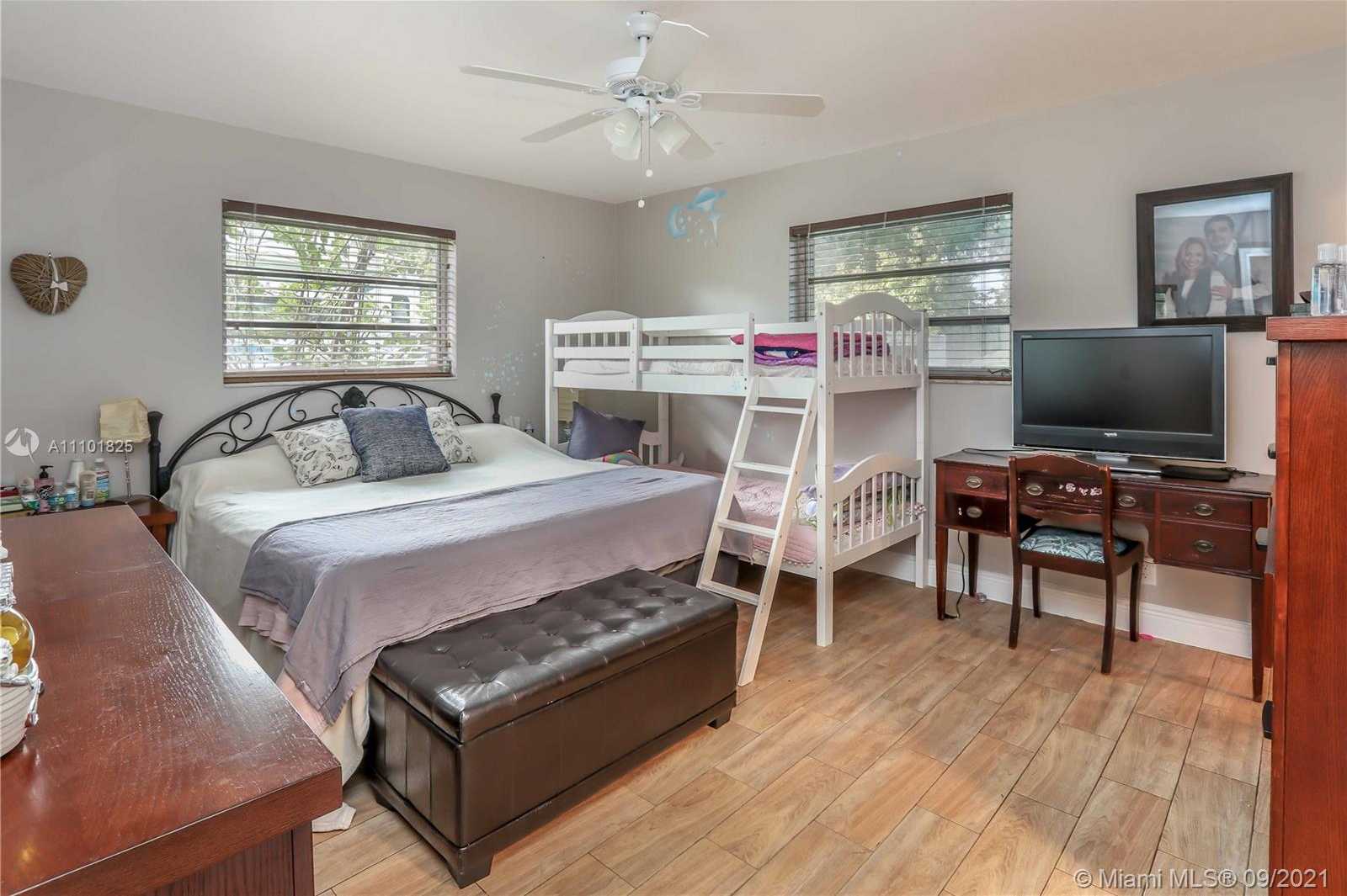 Small Image of 4931 SOUTH WEST 188TH AVE, Southwest Ranches Number 11