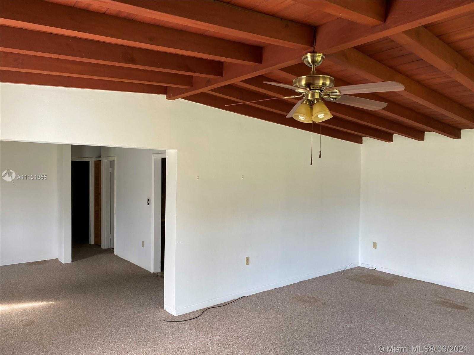 Small Image of 4400 SOUTH WEST 97TH AVE, Miami Number 12