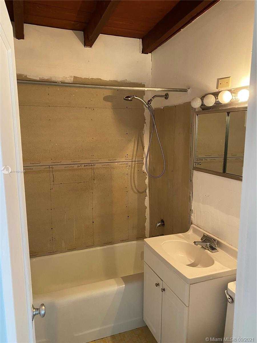 Small Image of 4400 SOUTH WEST 97TH AVE, Miami Number 13