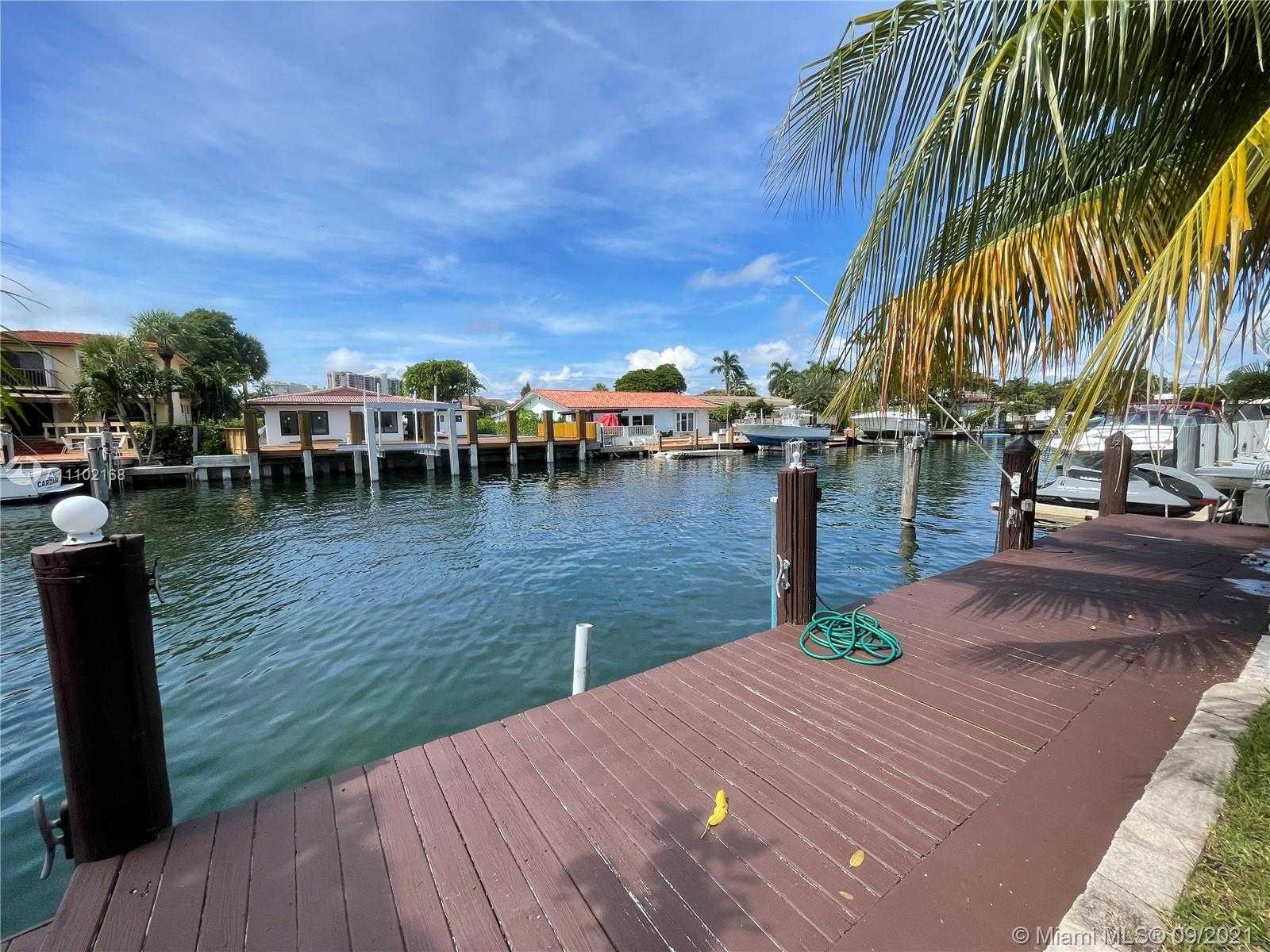 Small Image of 2050 NORTH EAST 120TH RD, North Miami Number 11