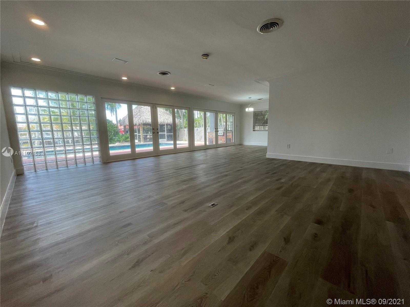 Small Image of 2050 NORTH EAST 120TH RD, North Miami Number 13