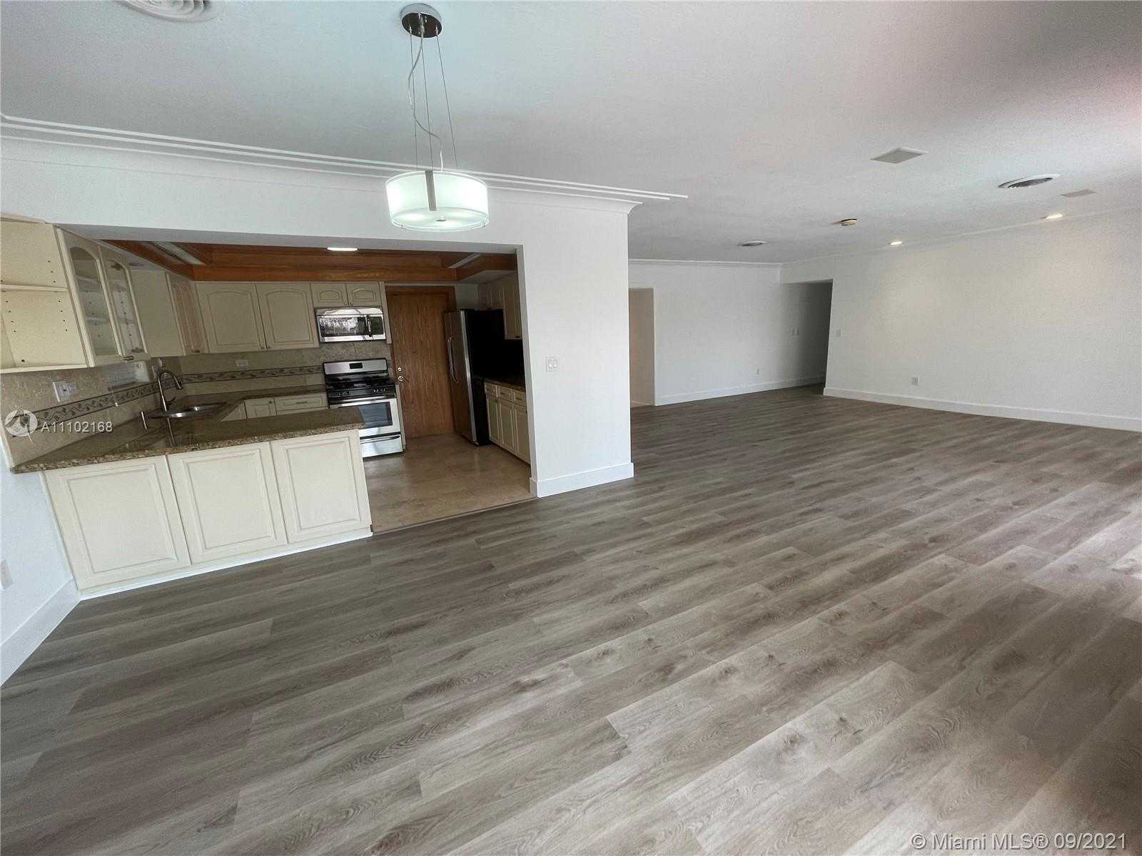 Small Image of 2050 NORTH EAST 120TH RD, North Miami Number 15
