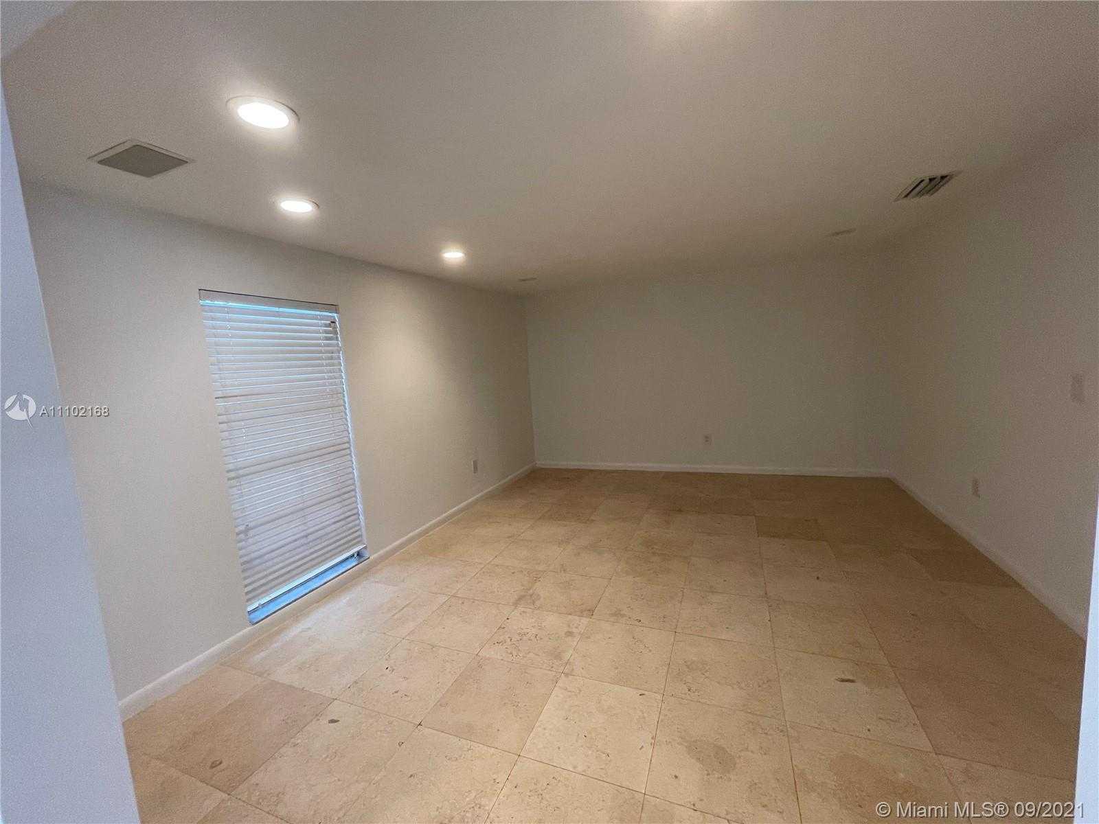 Small Image of 2050 NORTH EAST 120TH RD, North Miami Number 17