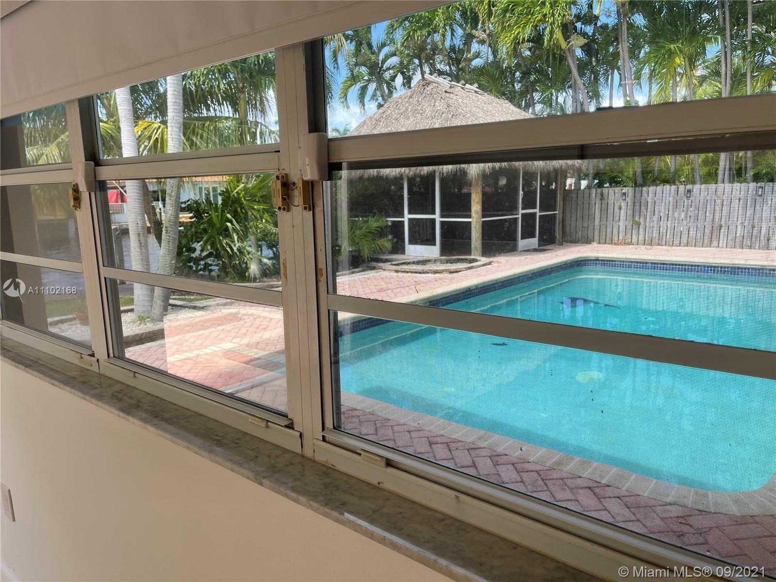 Small Image of 2050 NORTH EAST 120TH RD, North Miami Number 20