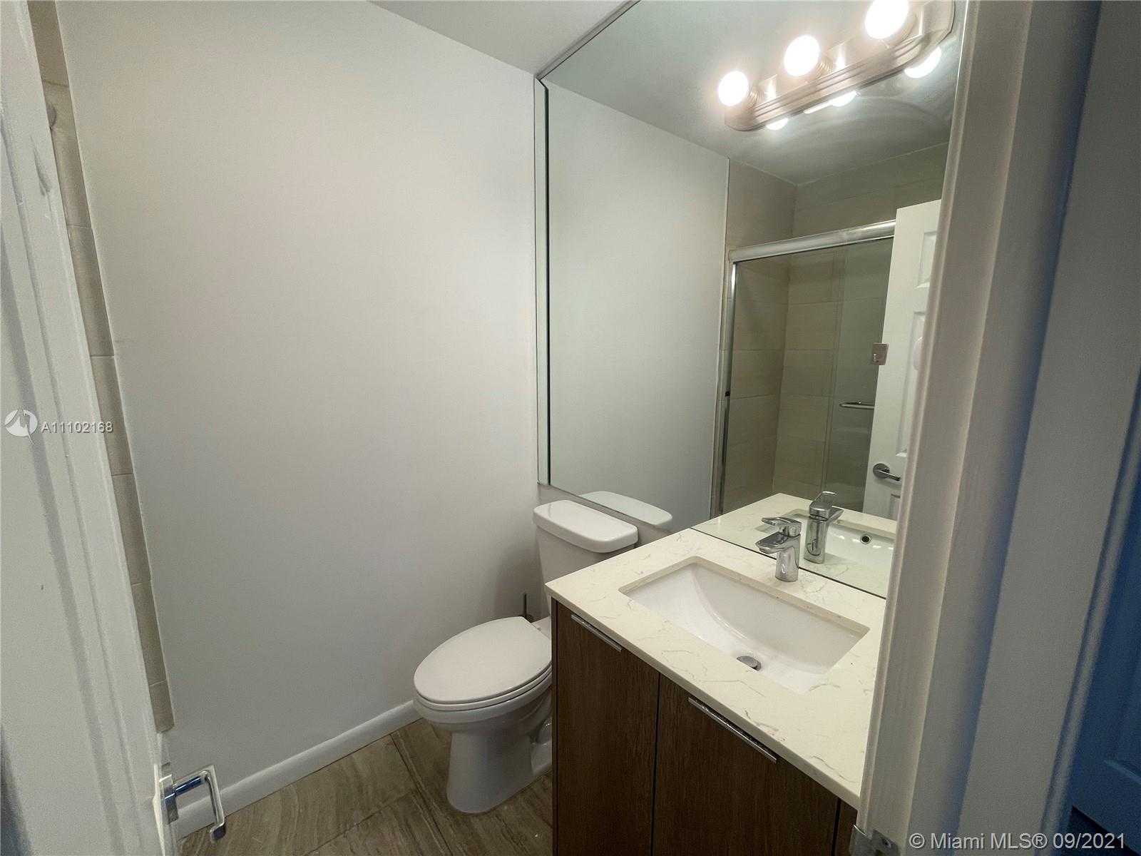 Small Image of 2050 NORTH EAST 120TH RD, North Miami Number 24