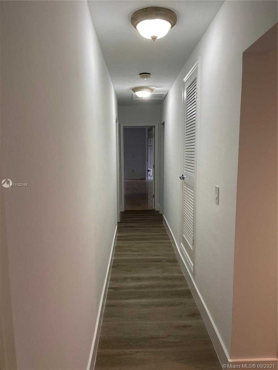 Small Image of 2050 NORTH EAST 120TH RD, North Miami Number 25