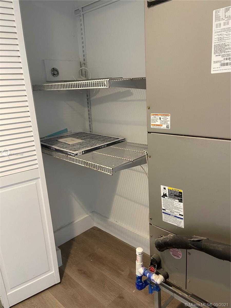 Small Image of 2050 NORTH EAST 120TH RD, North Miami Number 29