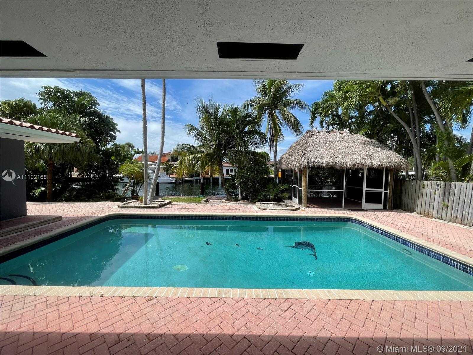 Small Image of 2050 NORTH EAST 120TH RD, North Miami Number 3