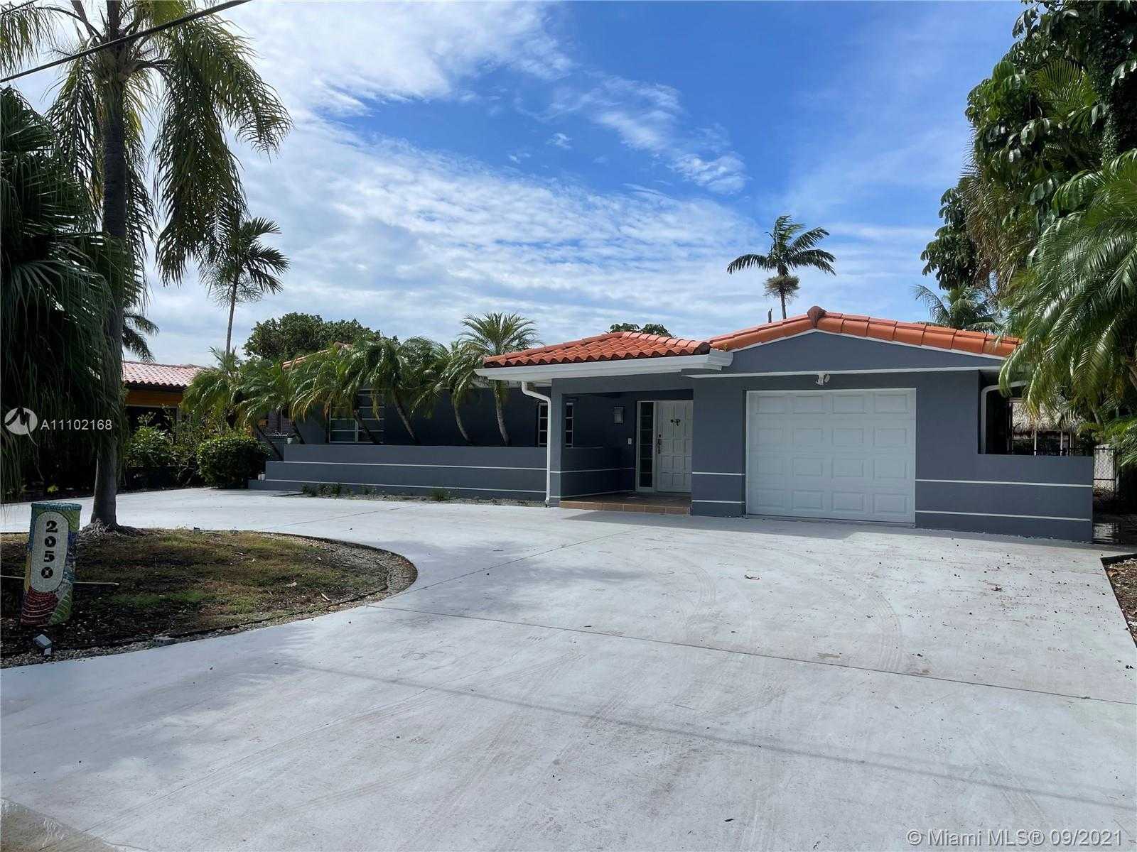 Small Image of 2050 NORTH EAST 120TH RD, North Miami Number 31