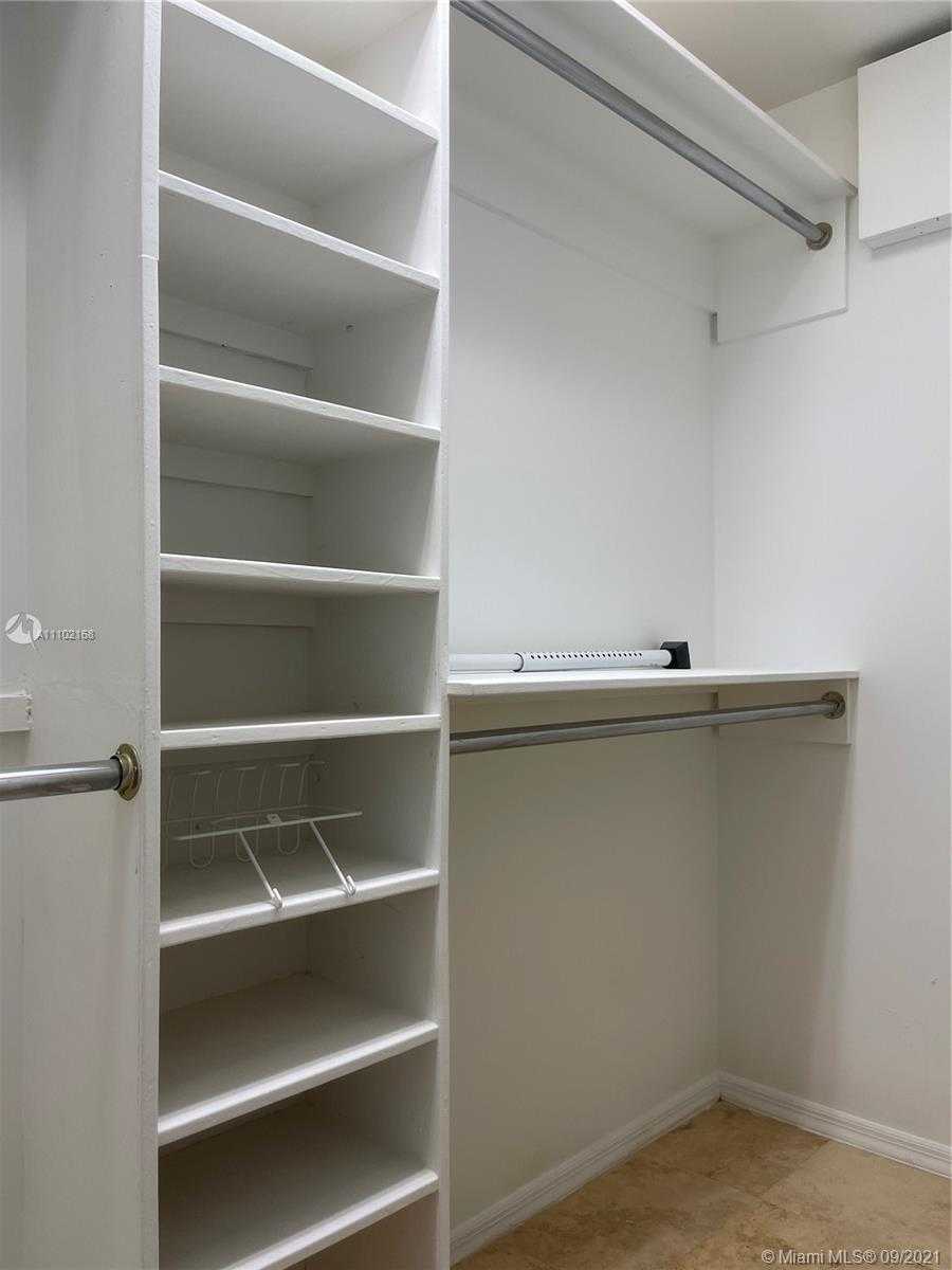 Small Image of 2050 NORTH EAST 120TH RD, North Miami Number 35