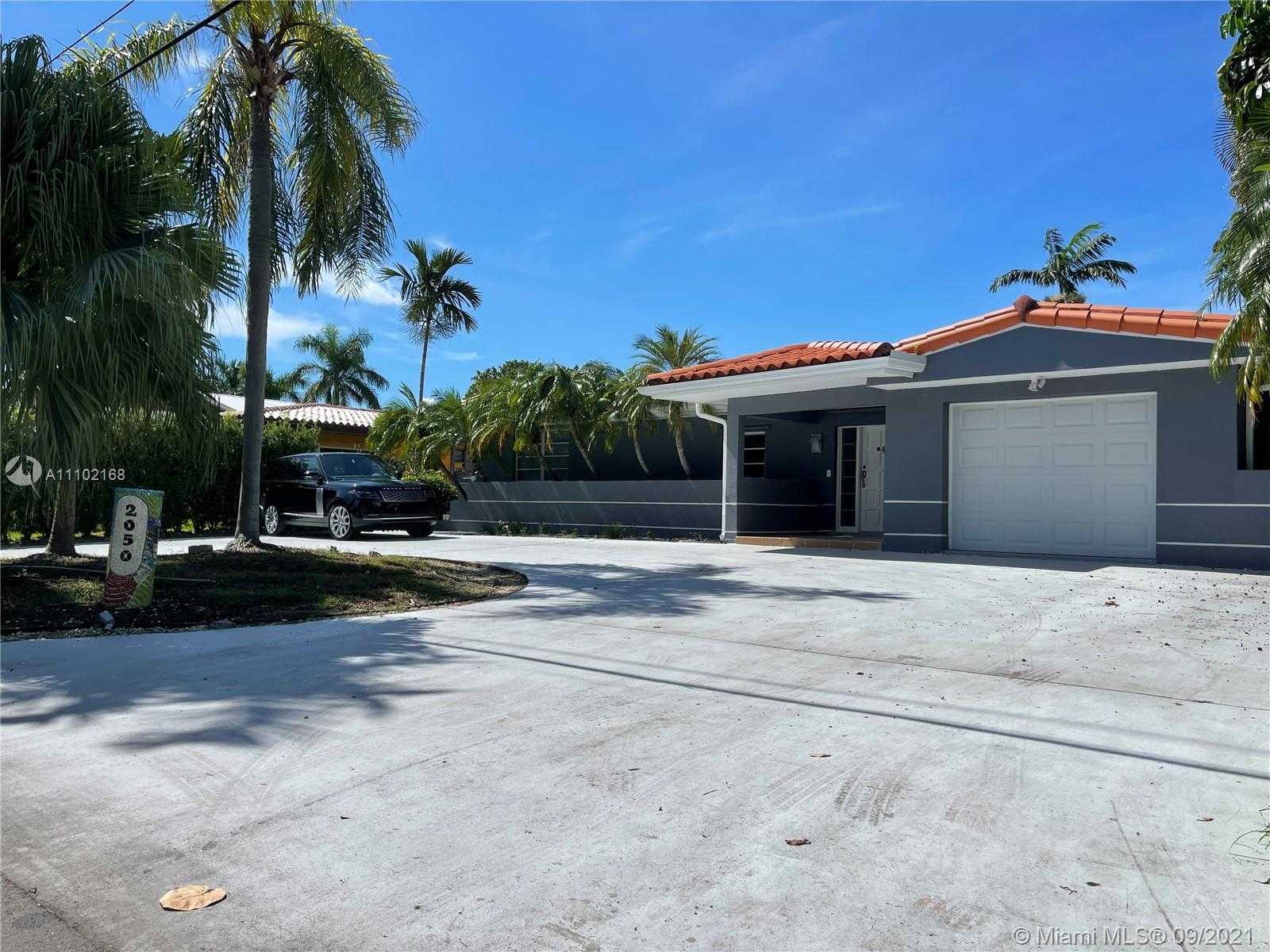 Small Image of 2050 NORTH EAST 120TH RD, North Miami Number 37