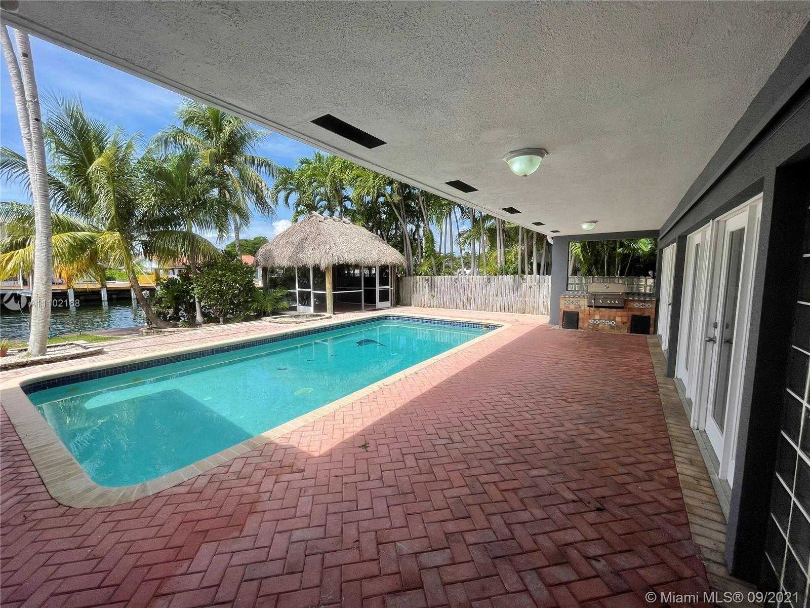 Small Image of 2050 NORTH EAST 120TH RD, North Miami Number 4