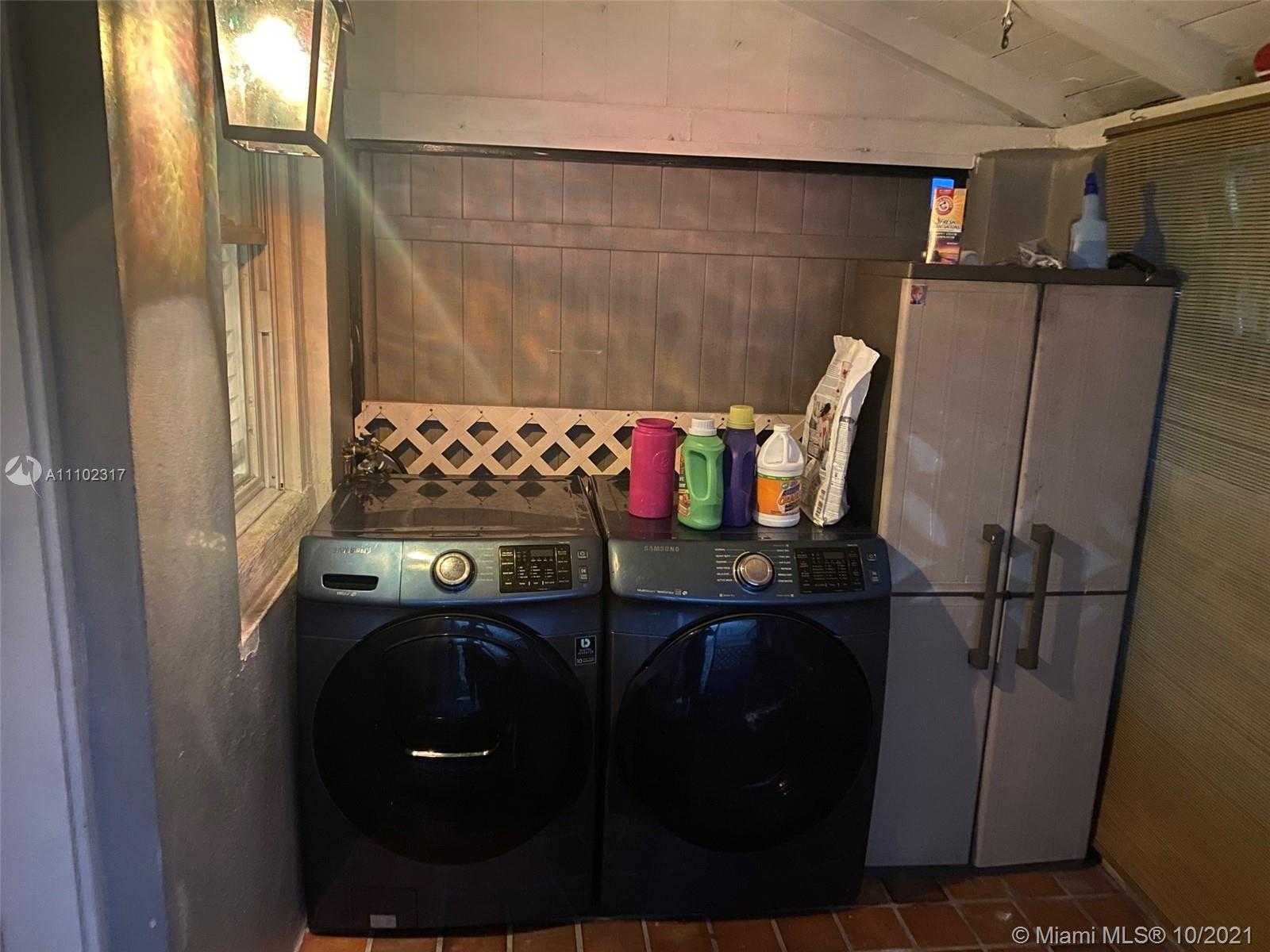 Small Image of 2309 VAN BUREN ST, Hollywood Number 12