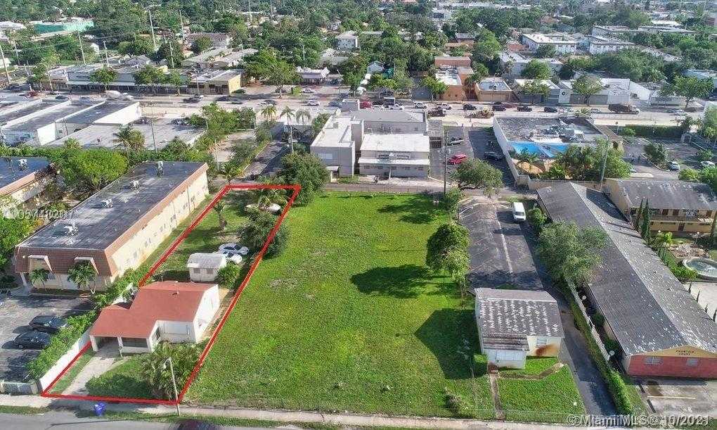 Small Image of 2309 VAN BUREN ST, Hollywood Number 2