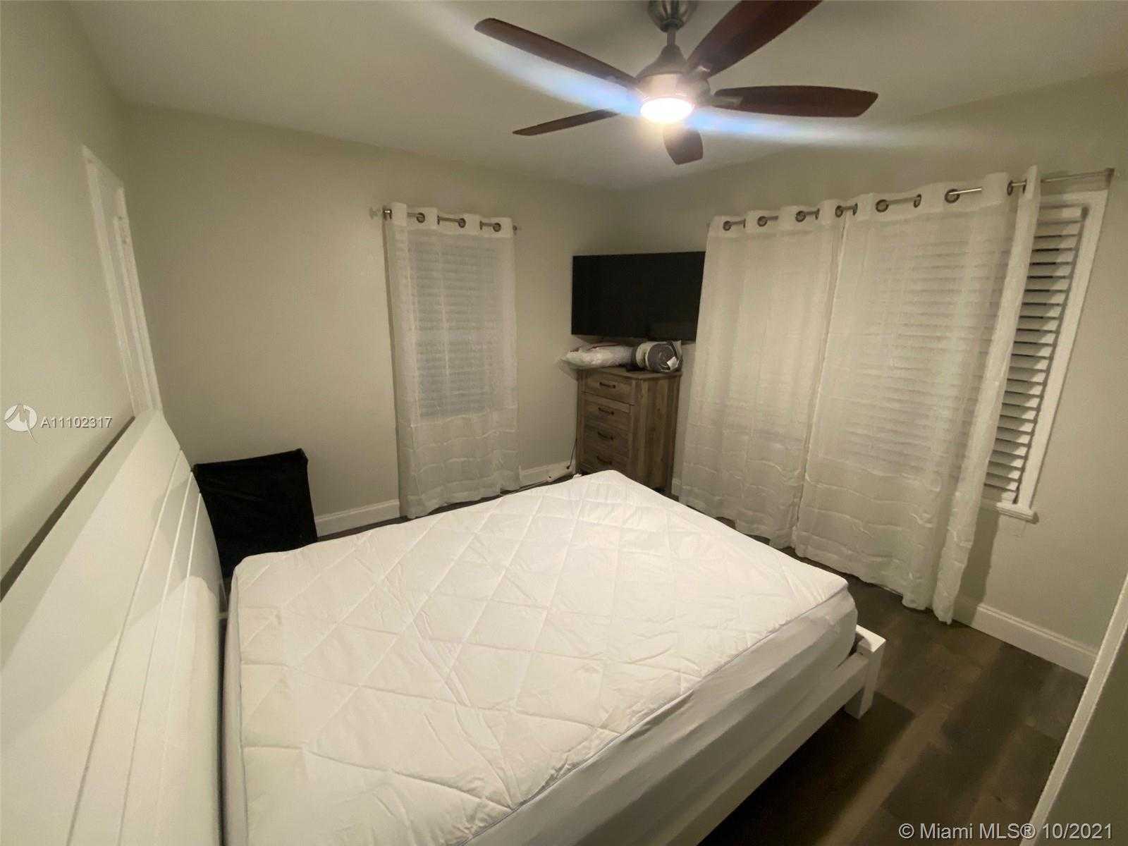 Small Image of 2309 VAN BUREN ST, Hollywood Number 7