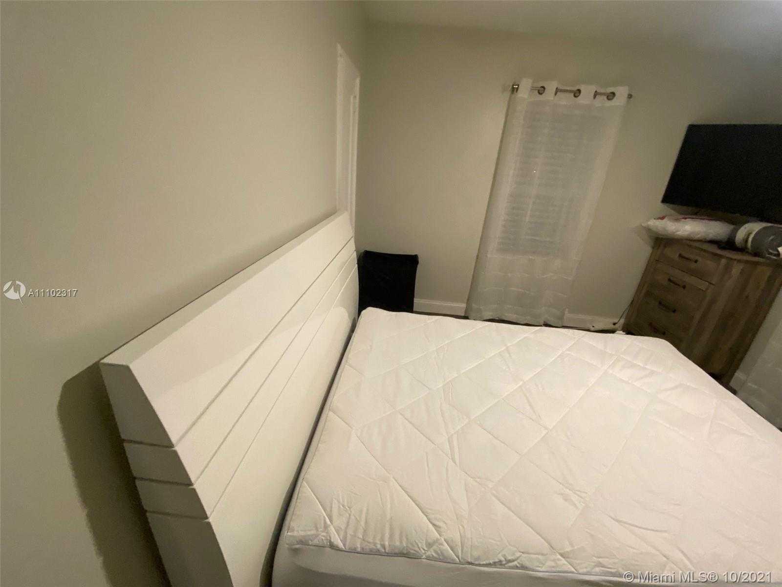 Small Image of 2309 VAN BUREN ST, Hollywood Number 8