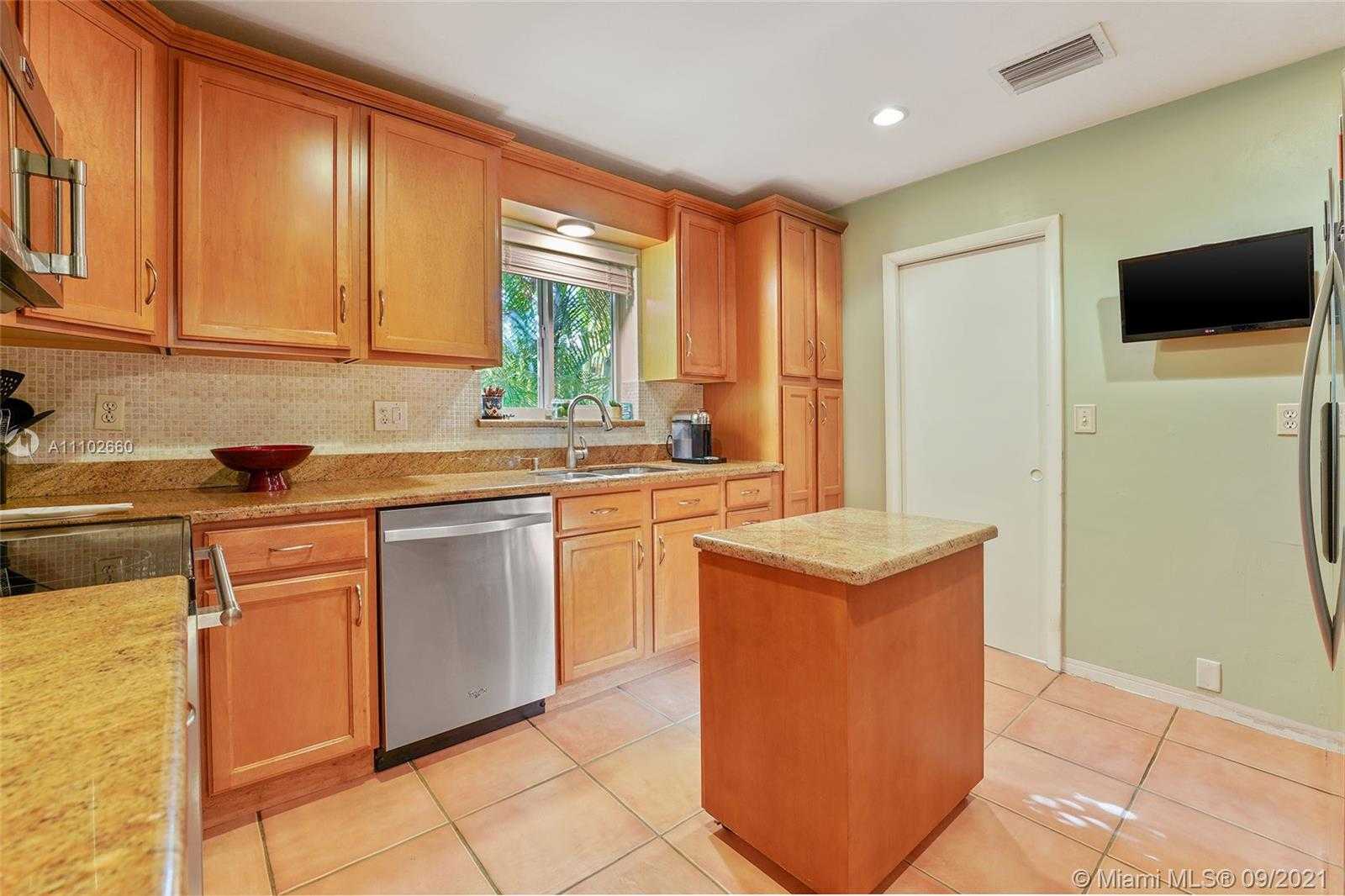 Small Image of 1429 MESSINA AVE, Coral Gables Number 10