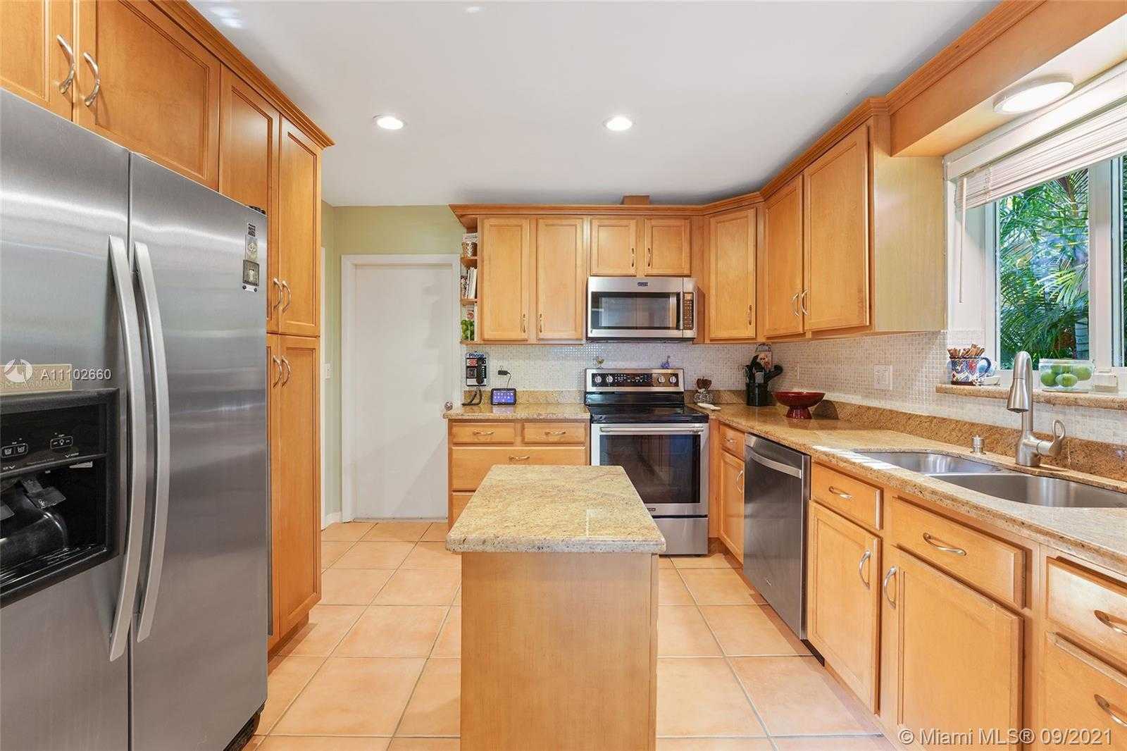 Small Image of 1429 MESSINA AVE, Coral Gables Number 11