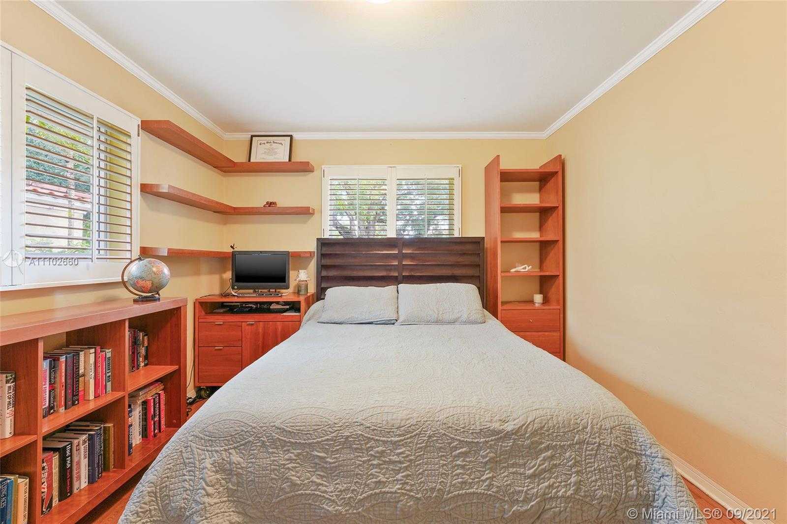 Small Image of 1429 MESSINA AVE, Coral Gables Number 19