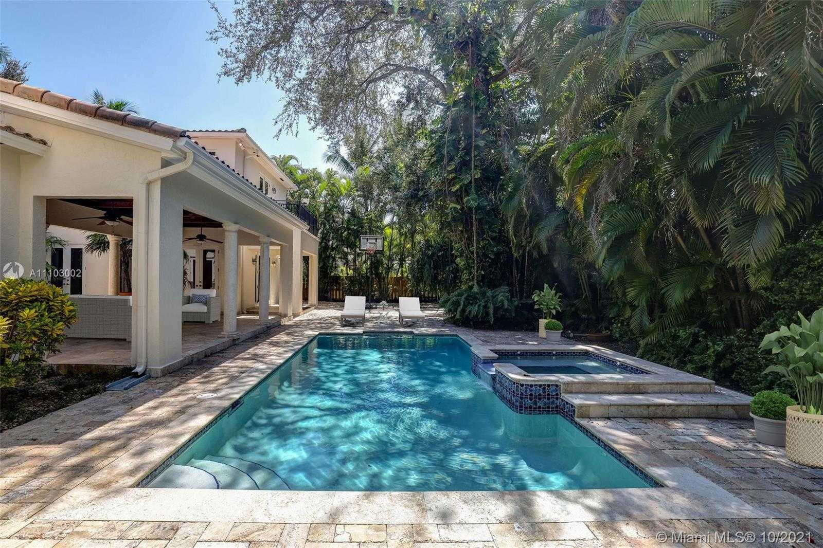 Small Image of 7260 ERWIN ROAD, Miami Number 10