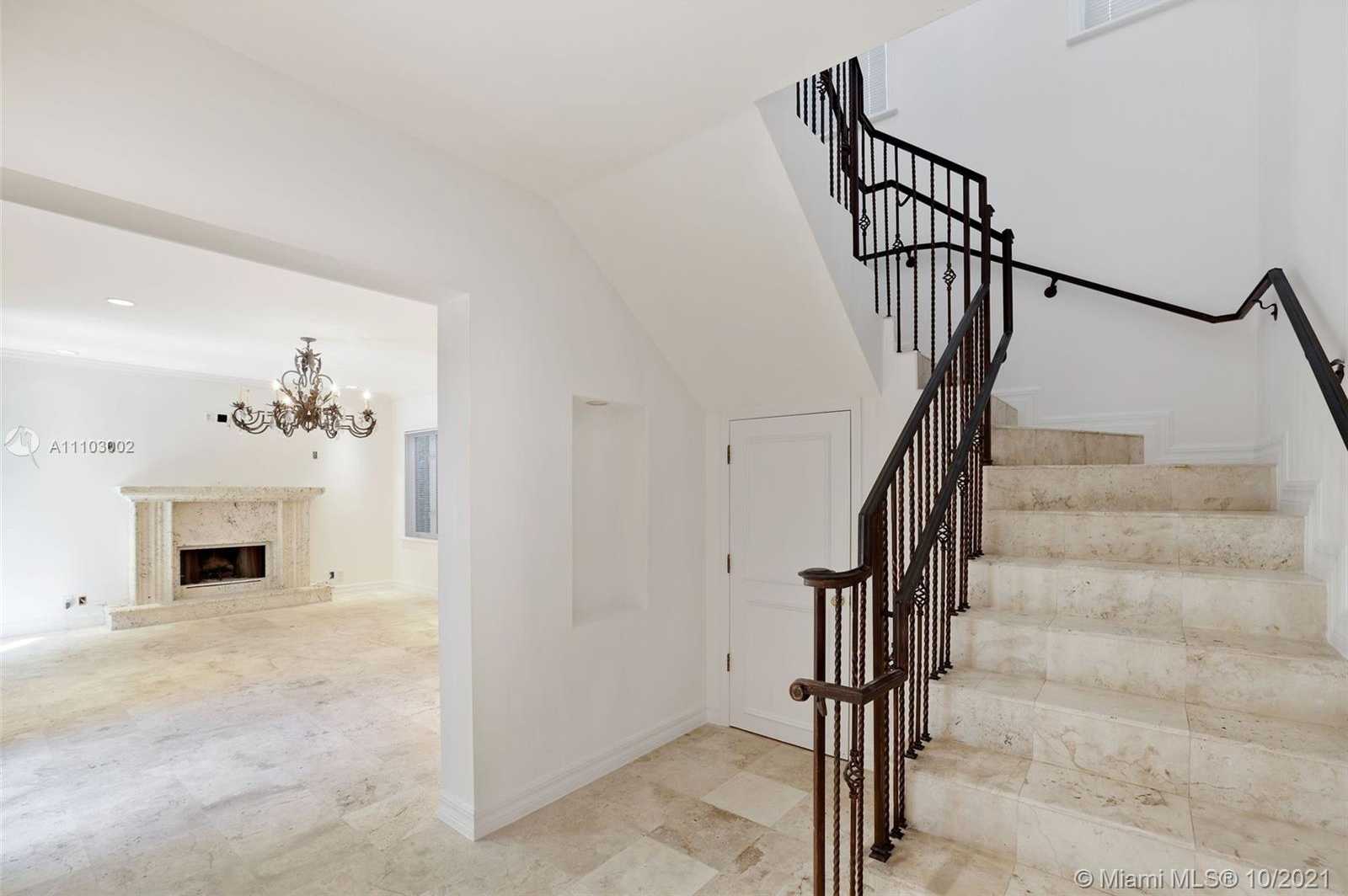 Small Image of 7260 ERWIN ROAD, Miami Number 21