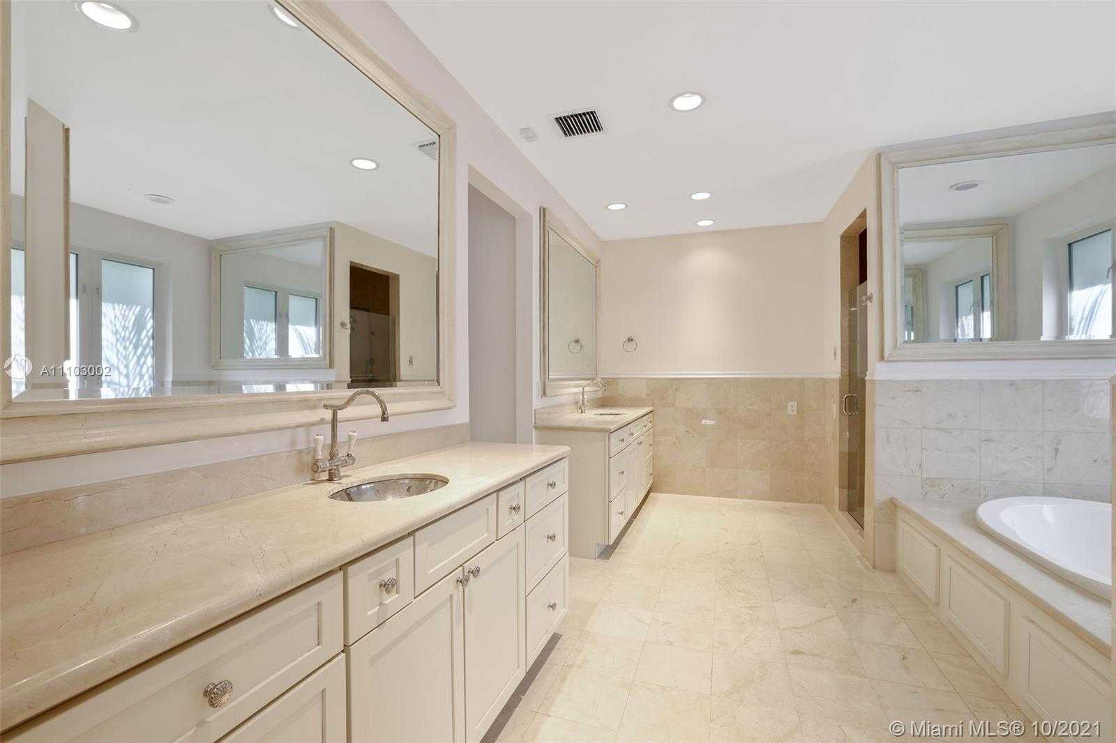 Small Image of 7260 ERWIN ROAD, Miami Number 27