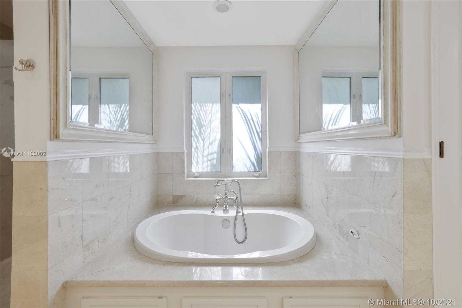 Small Image of 7260 ERWIN ROAD, Miami Number 29