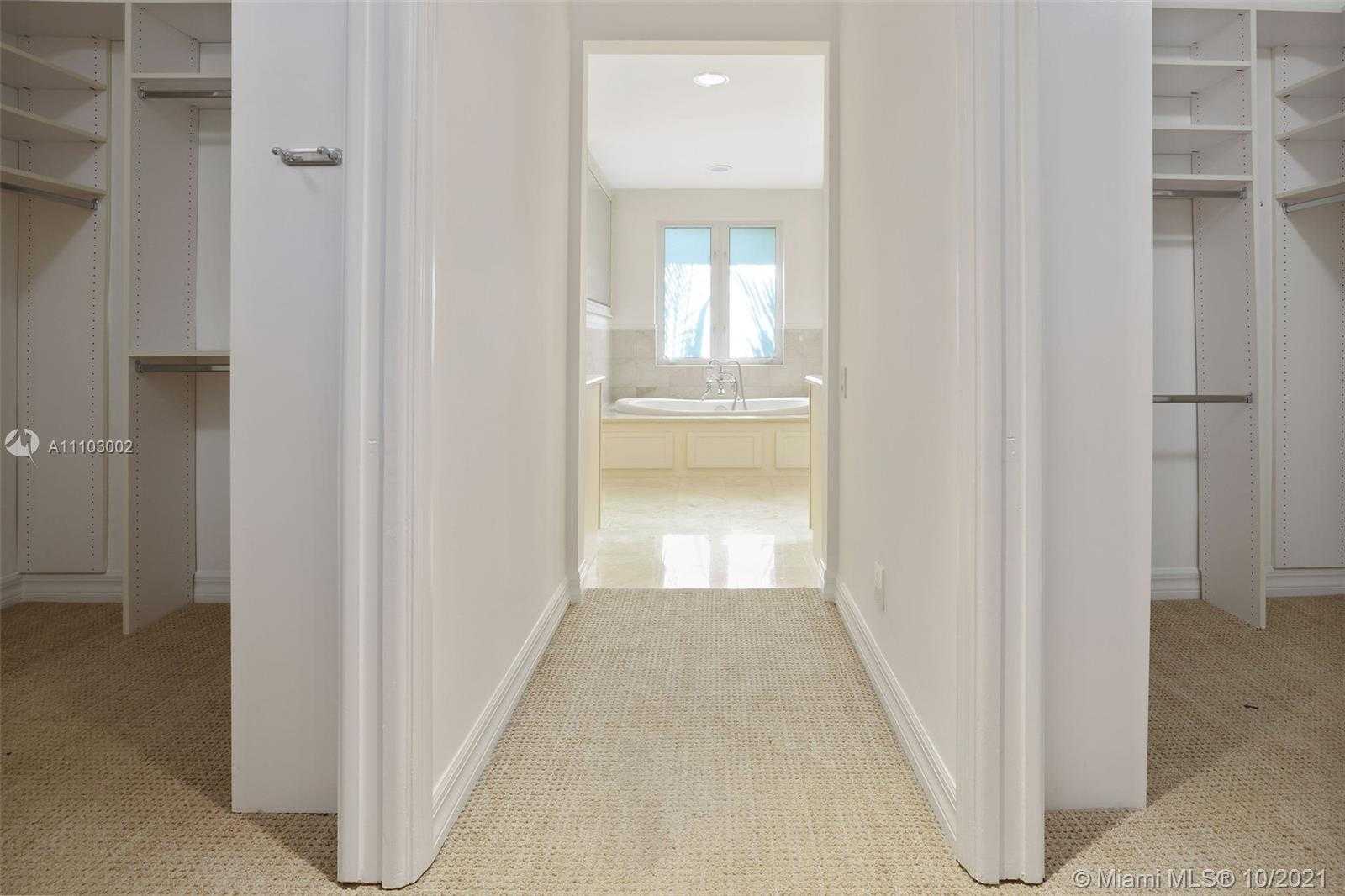Small Image of 7260 ERWIN ROAD, Miami Number 32
