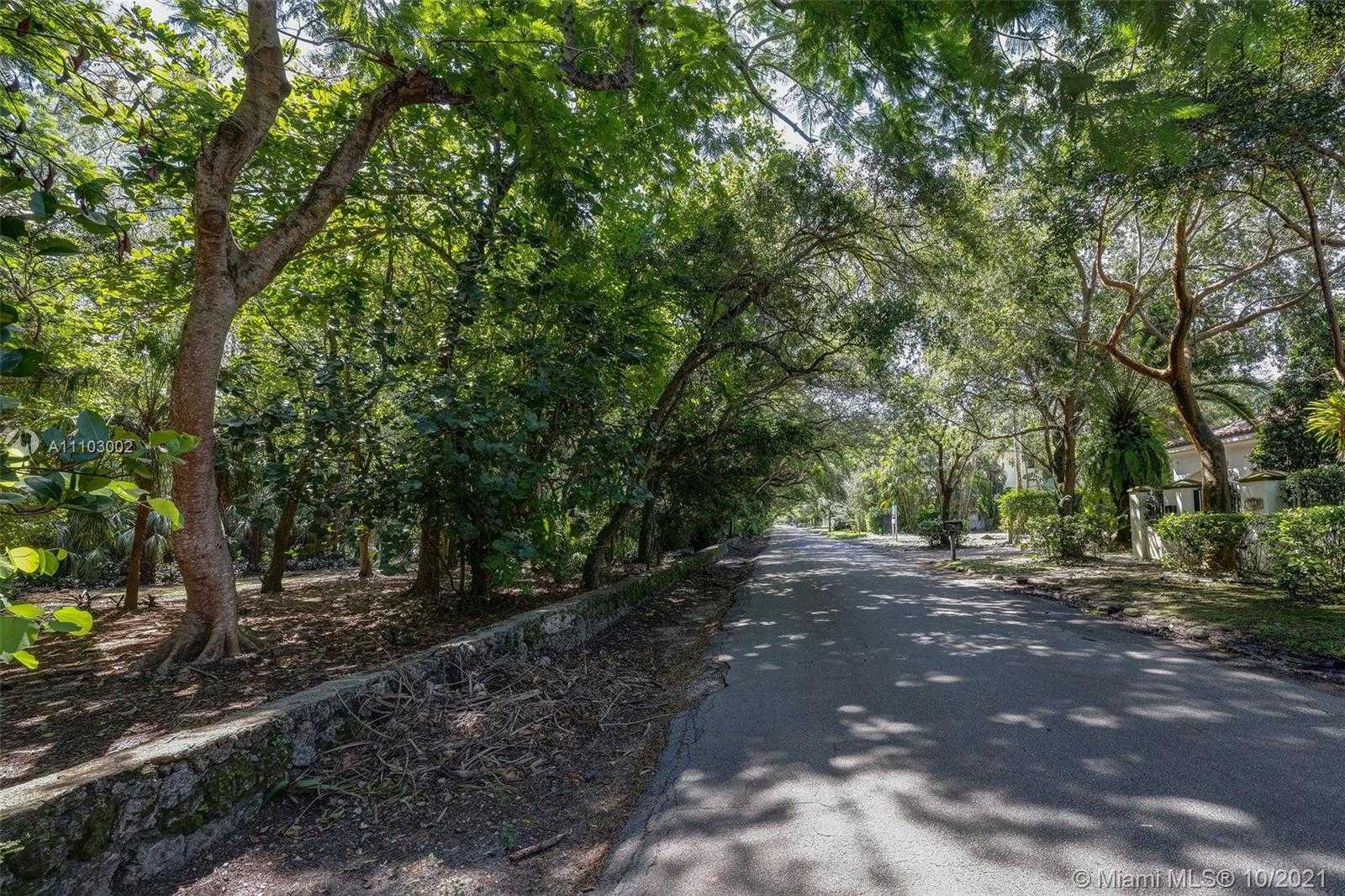 Small Image of 7260 ERWIN ROAD, Miami Number 41
