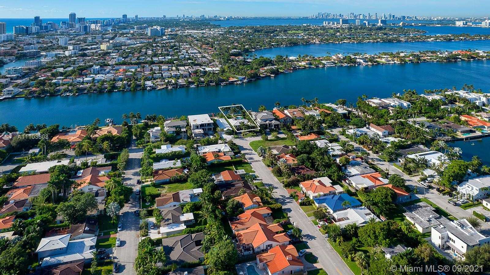 Small Image of 940 88TH ST, Surfside Number 12