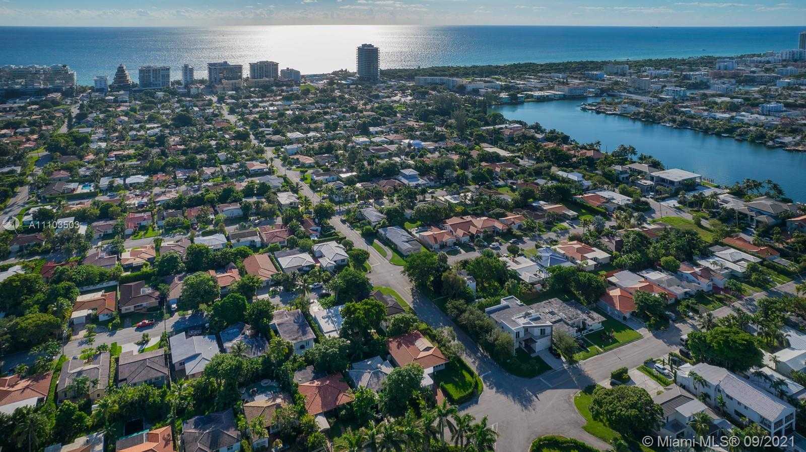 Small Image of 940 88TH ST, Surfside Number 14