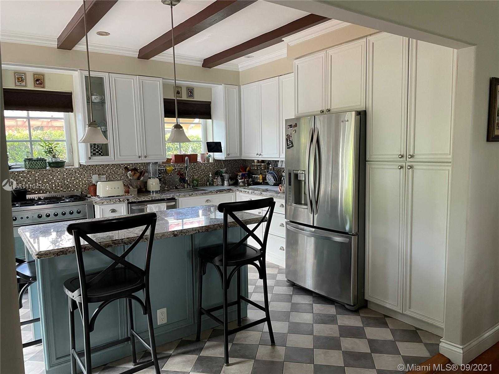 Small Image of 1043 OBISPO AVE, Coral Gables Number 18