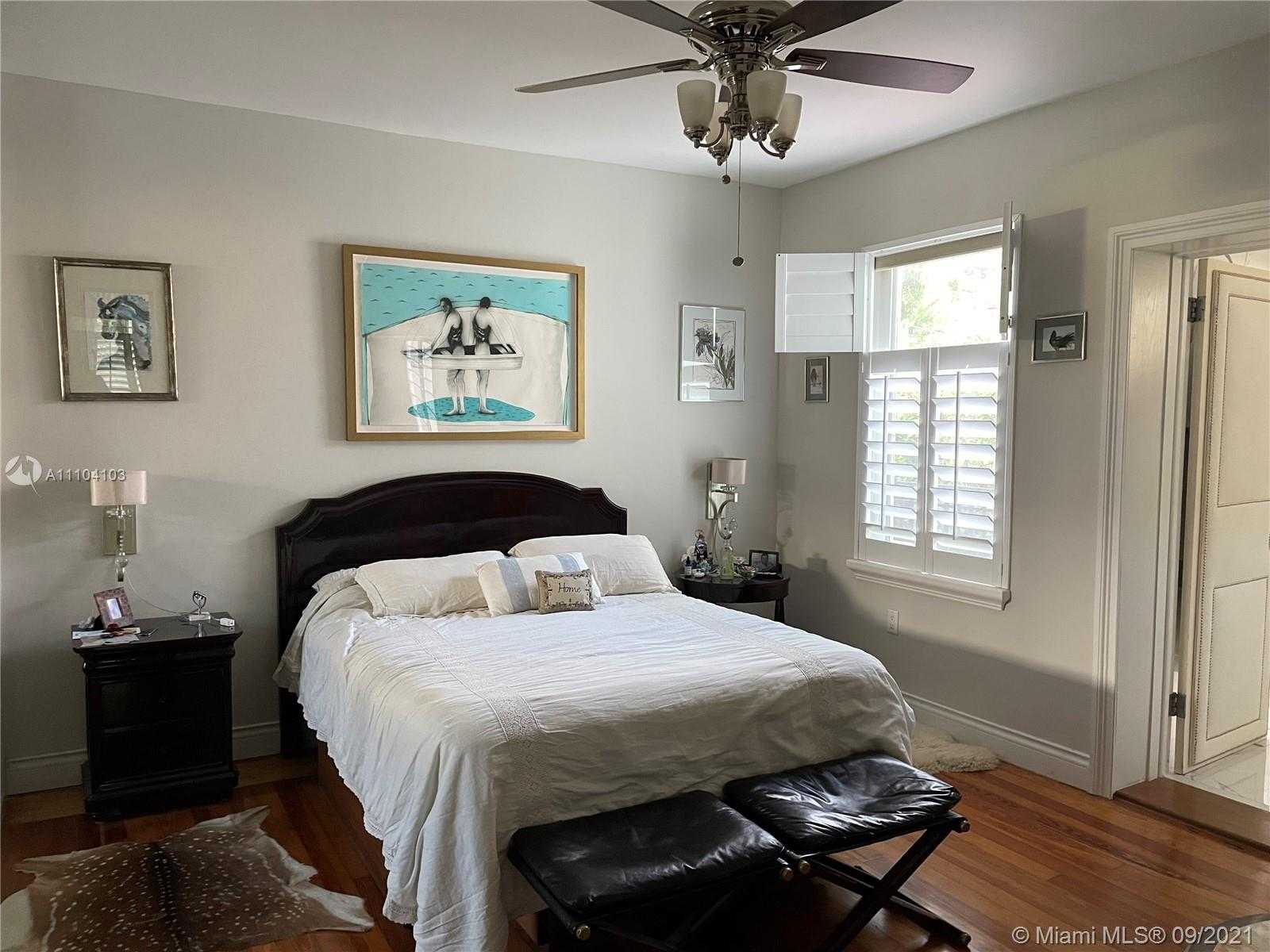 Small Image of 1043 OBISPO AVE, Coral Gables Number 21