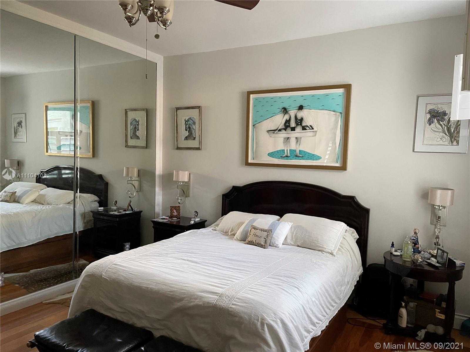 Small Image of 1043 OBISPO AVE, Coral Gables Number 22