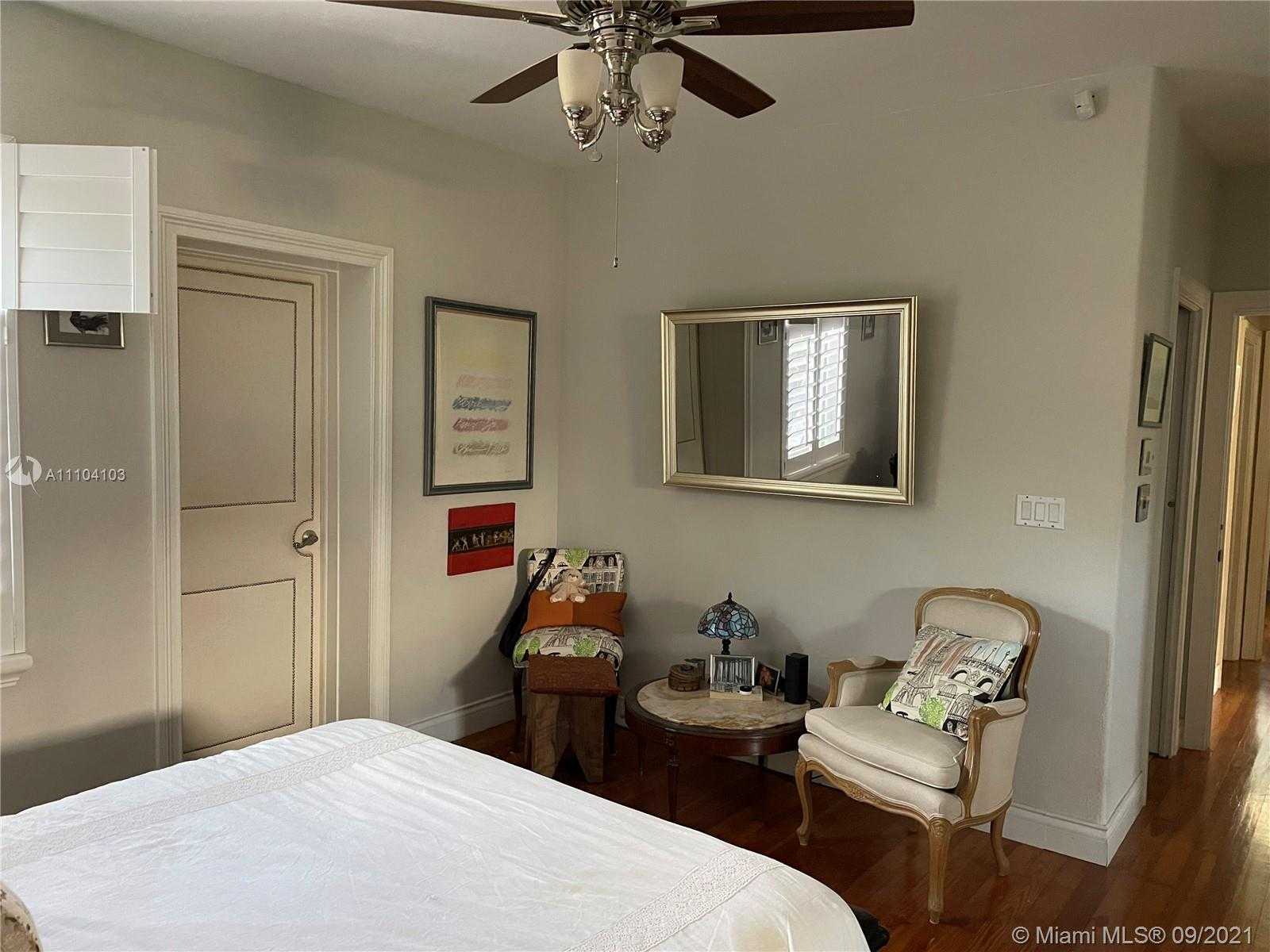Small Image of 1043 OBISPO AVE, Coral Gables Number 23