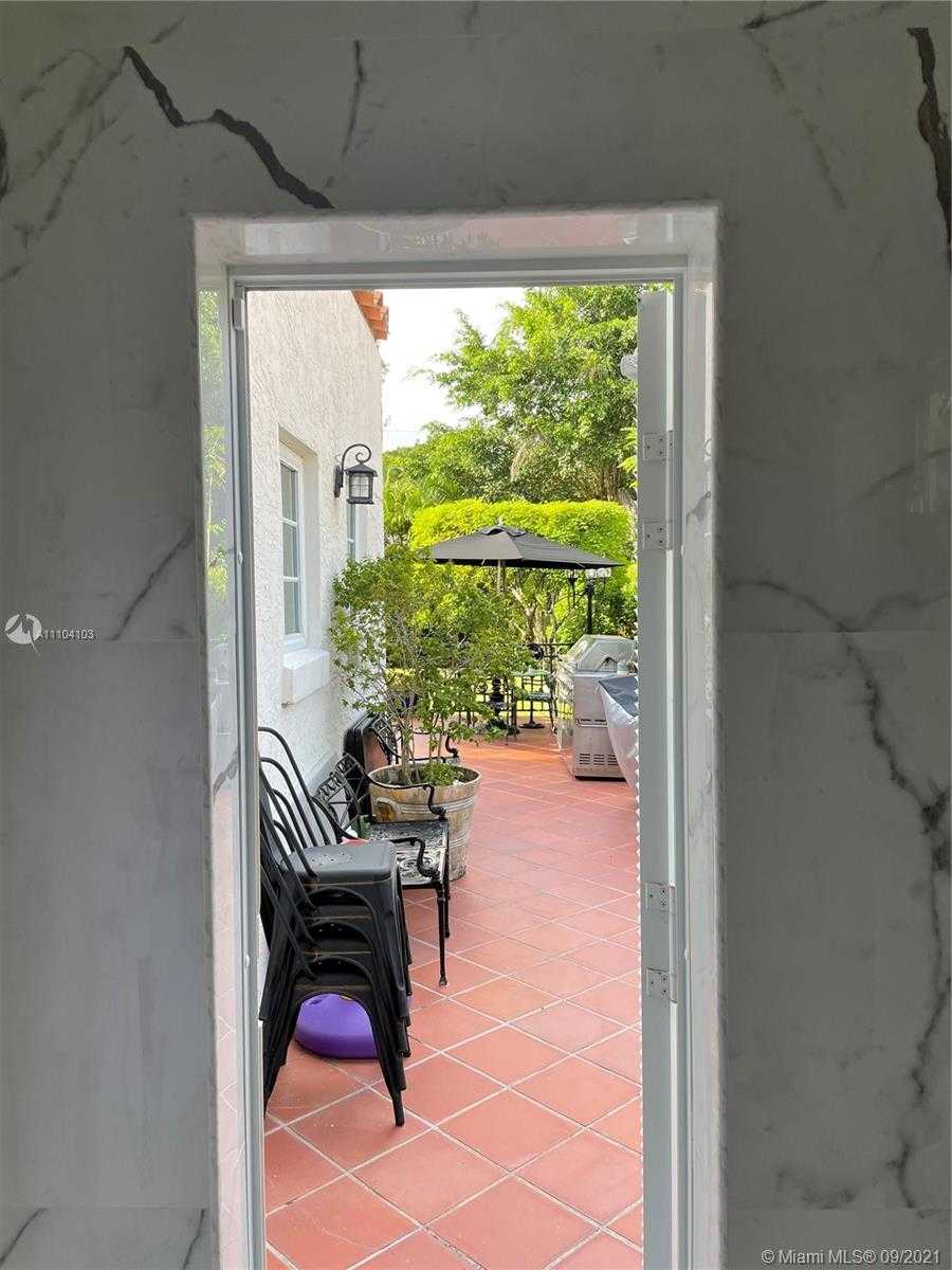 Small Image of 1043 OBISPO AVE, Coral Gables Number 27