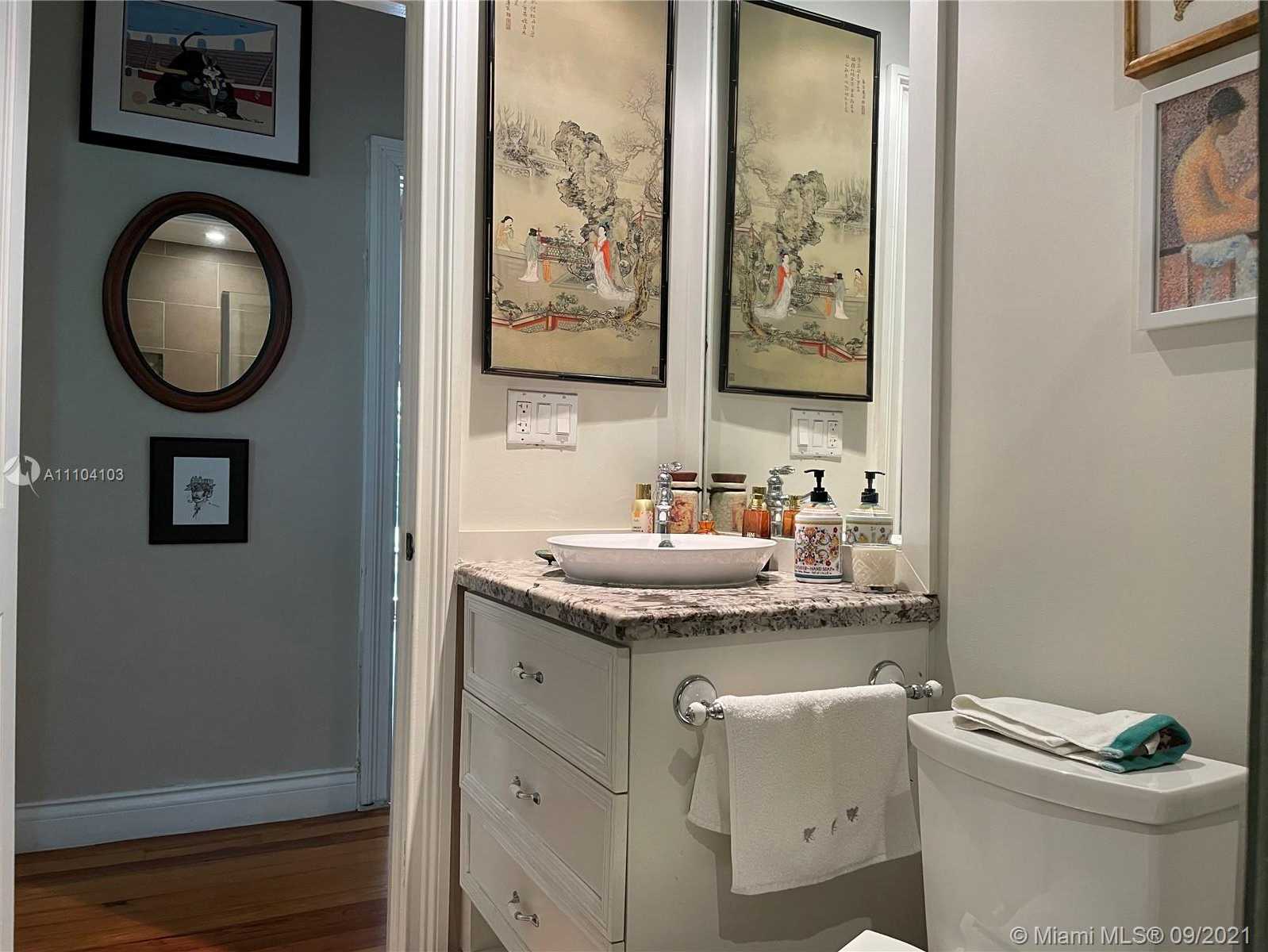 Small Image of 1043 OBISPO AVE, Coral Gables Number 30