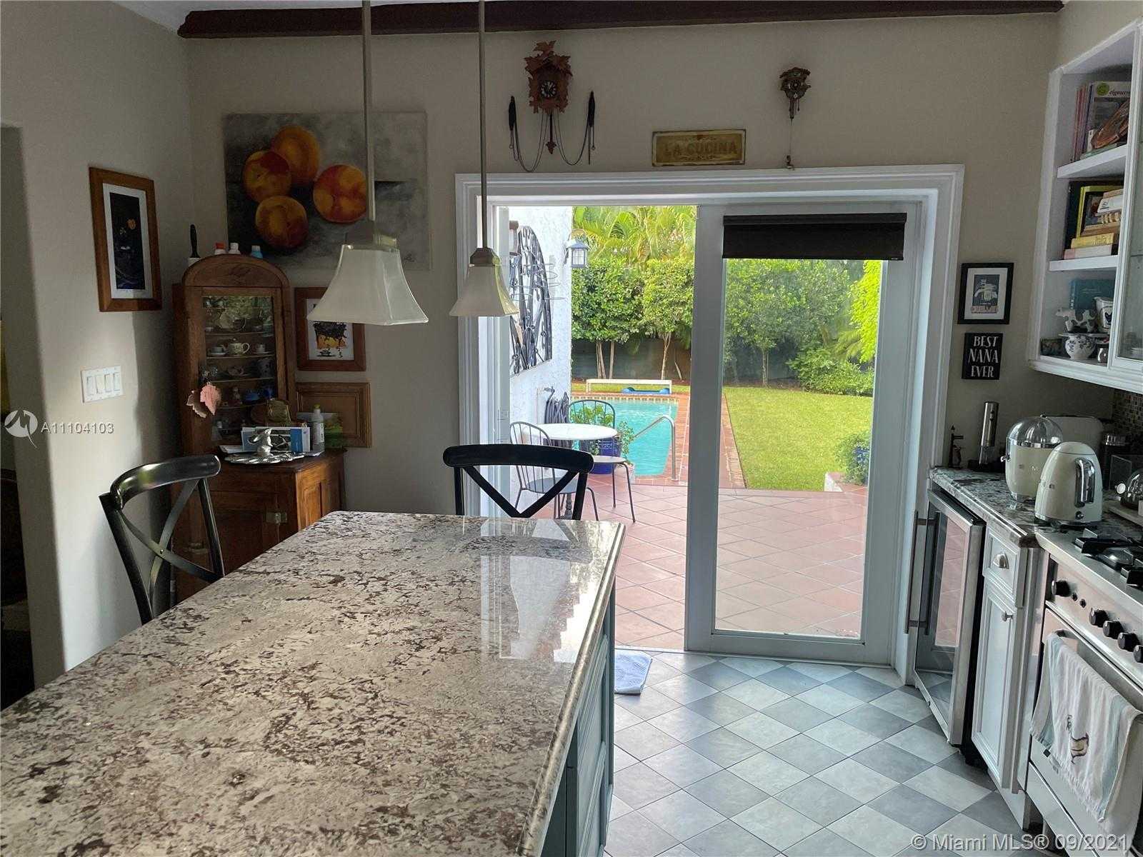 Small Image of 1043 OBISPO AVE, Coral Gables Number 35