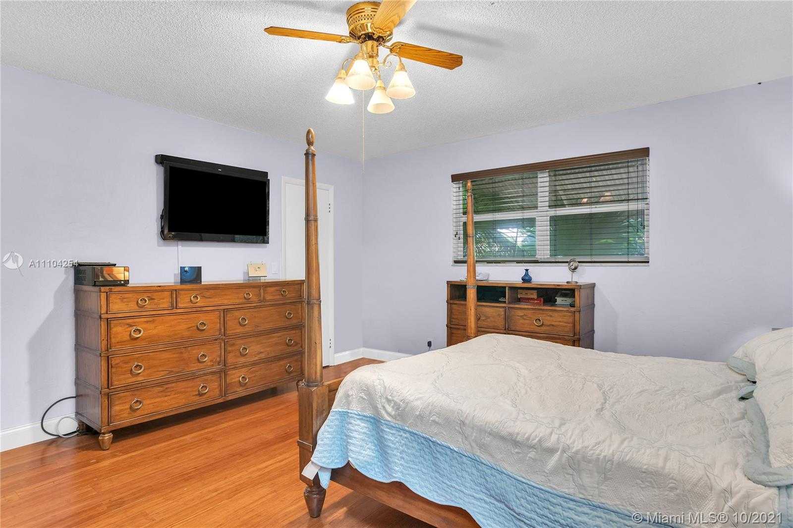 Small Image of 1029 WASHINGTON ST, Hollywood Number 16