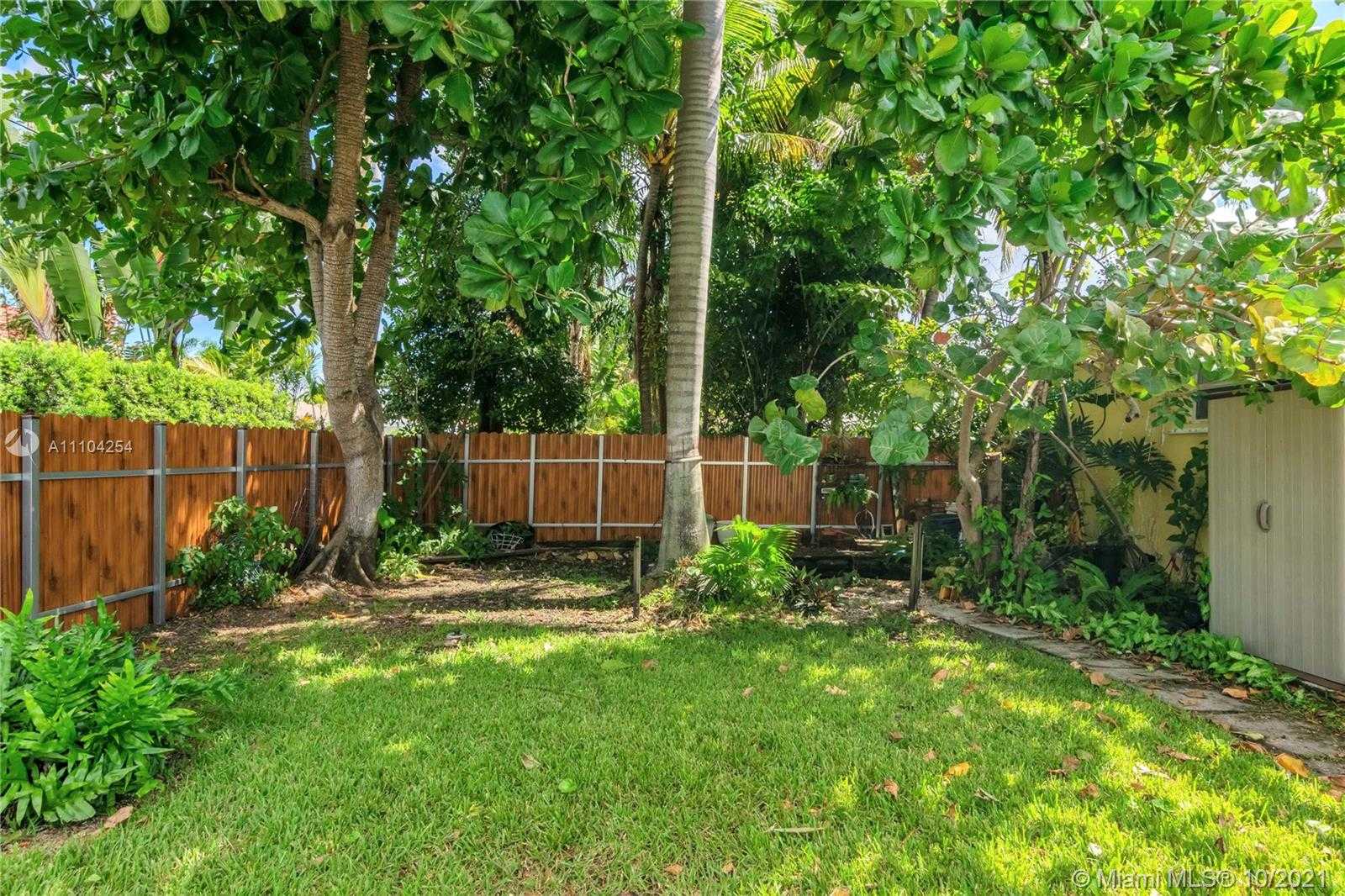 Small Image of 1029 WASHINGTON ST, Hollywood Number 25