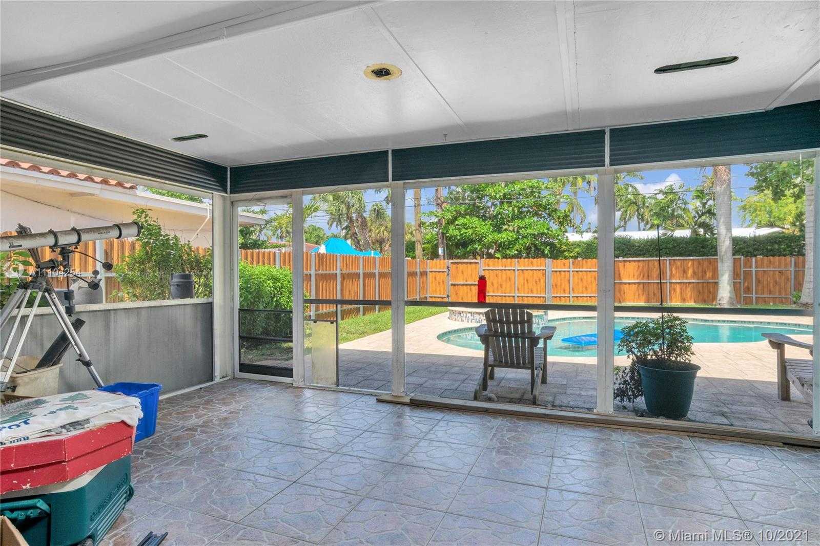 Small Image of 1029 WASHINGTON ST, Hollywood Number 29