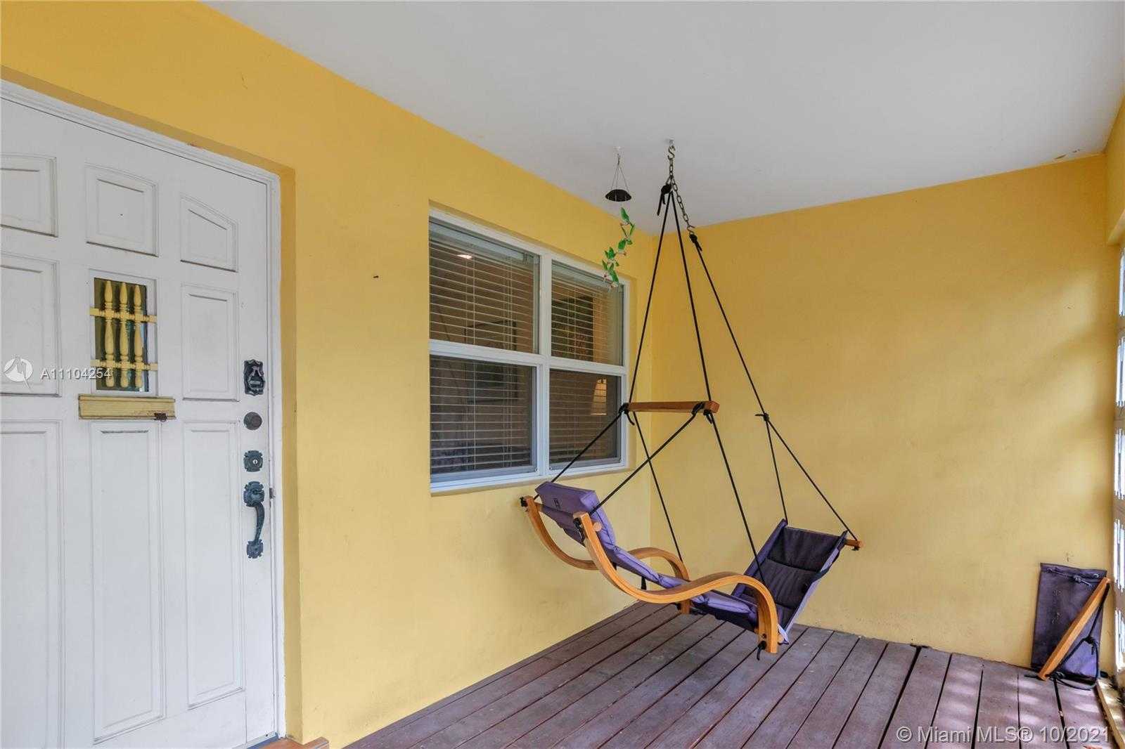 Small Image of 1029 WASHINGTON ST, Hollywood Number 31