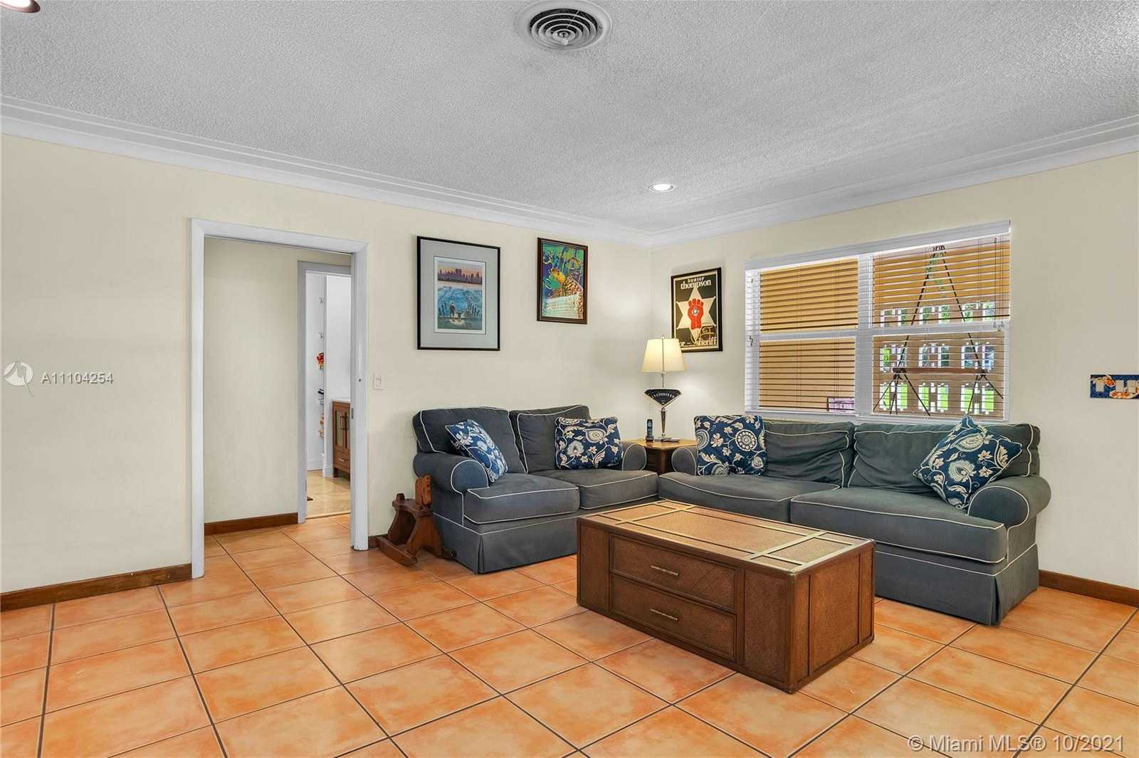 Small Image of 1029 WASHINGTON ST, Hollywood Number 6