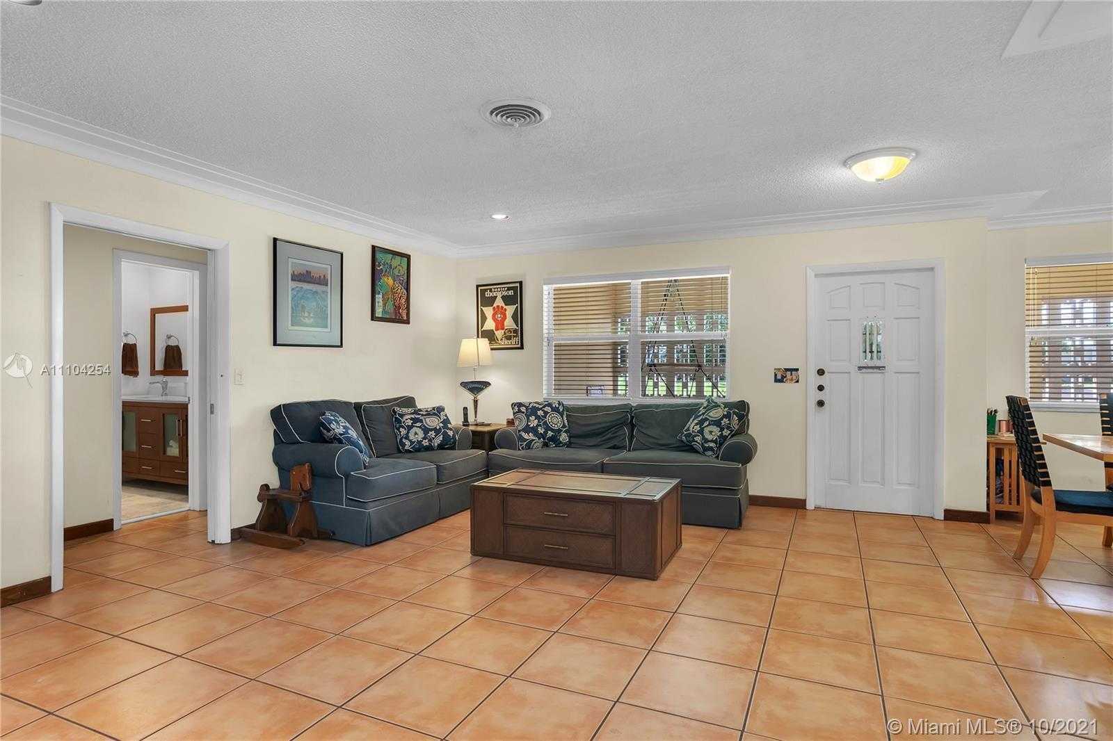 Small Image of 1029 WASHINGTON ST, Hollywood Number 7
