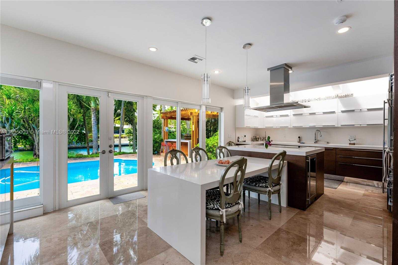 Small Image of 5724 RIVIERA DR, Coral Gables Number 20