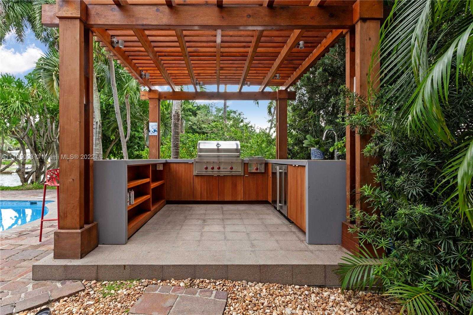 Small Image of 5724 RIVIERA DR, Coral Gables Number 22
