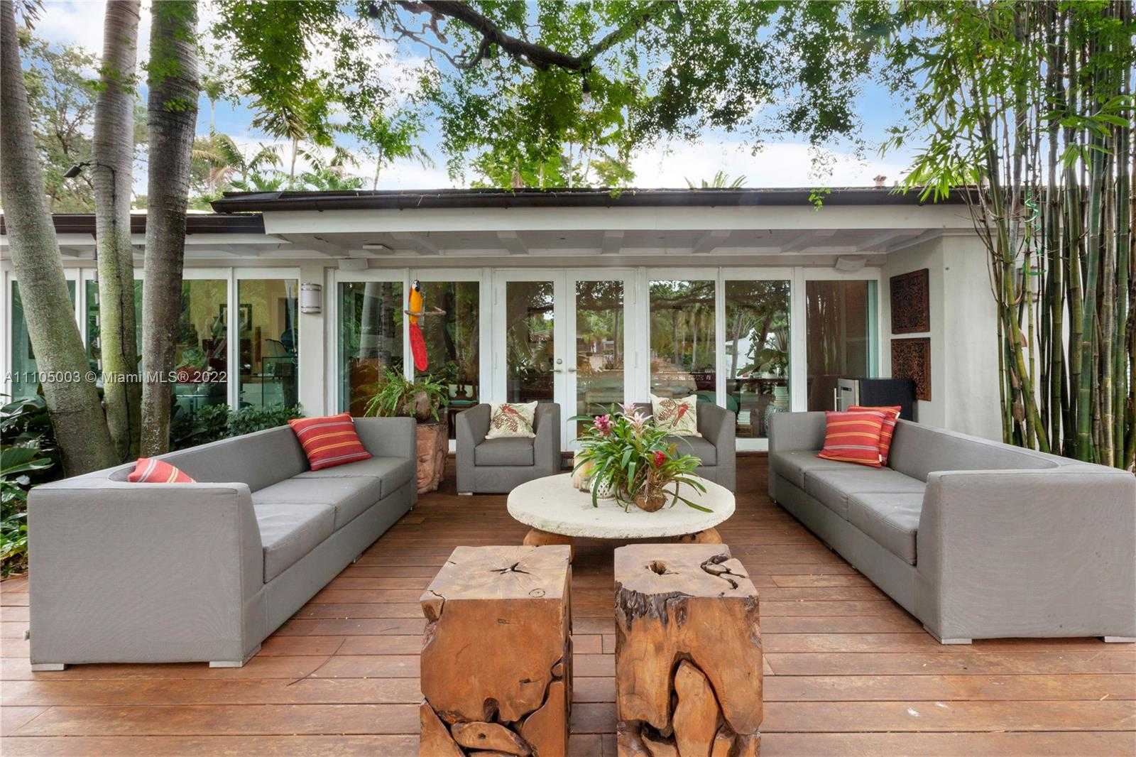 Small Image of 5724 RIVIERA DR, Coral Gables Number 23